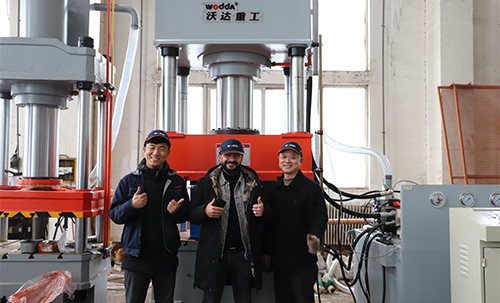 315吨树脂井盖热压成型油压机