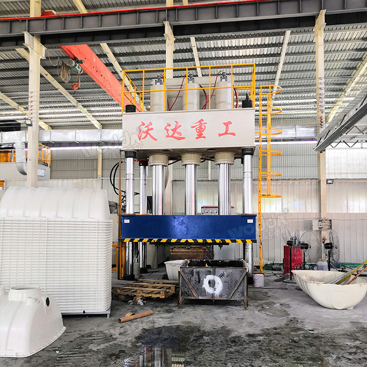1000吨玻璃钢化粪池油压机.jpg