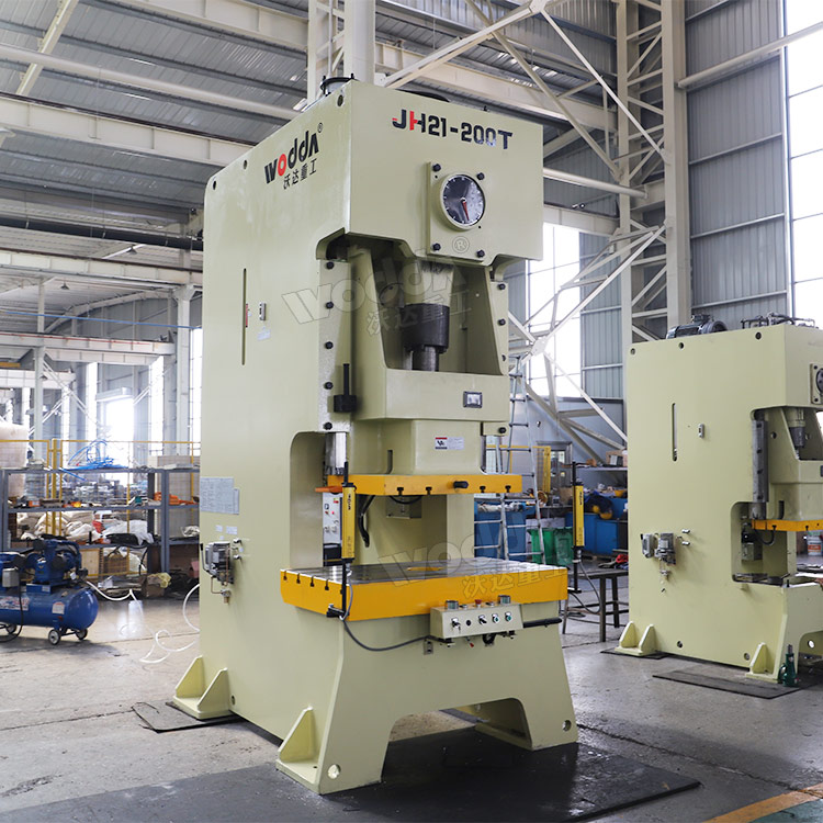200吨气动冲床.jpg