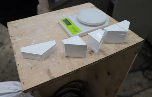 200吨陶瓷防弹片成型油压机