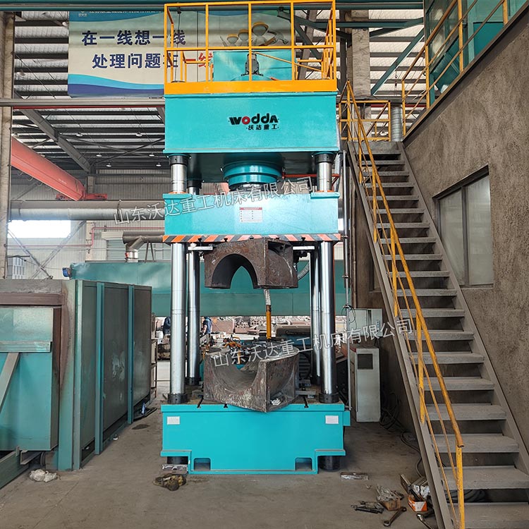 630吨热压弯头成型油压机